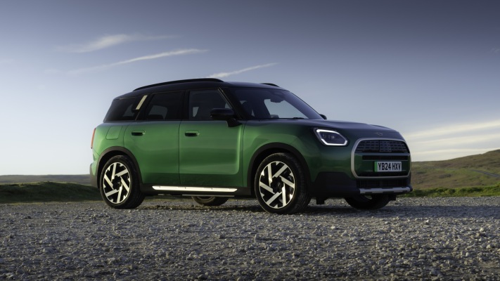 MINI Countryman E UK Version 2024. Desktop wallpaper