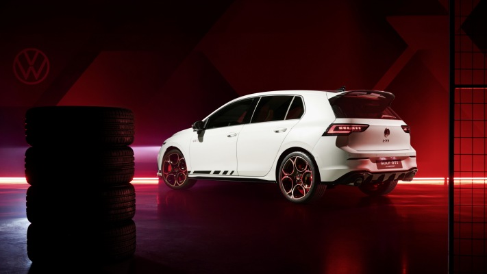 Volkswagen Golf GTI 5-door Clubsport 2025. Desktop wallpaper