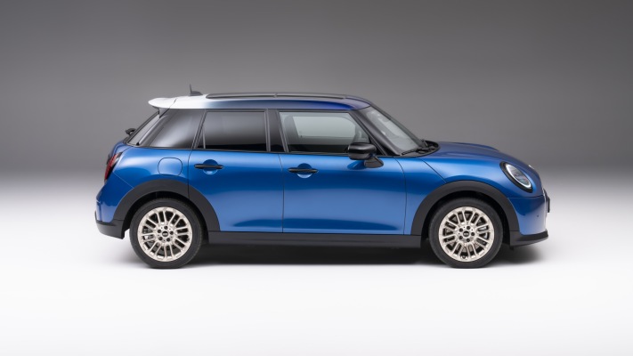 MINI Cooper S 5-door 2025. Desktop wallpaper