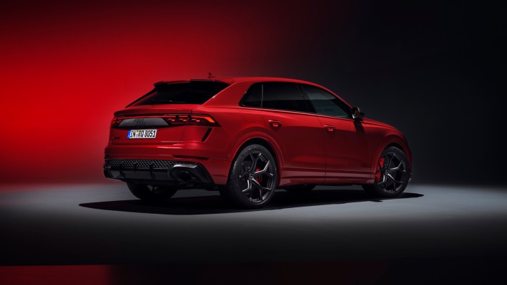 Audi RS Q8 Performance 2025. Desktop wallpaper