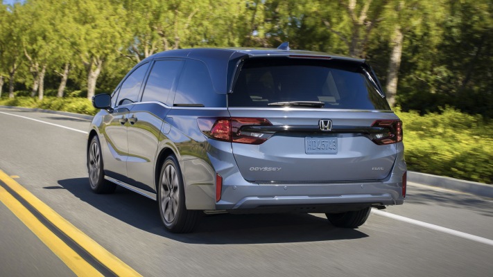 Honda Odyssey 2025. Desktop wallpaper