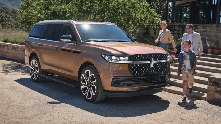 Lincoln Navigator Black Label 2025. Desktop wallpaper