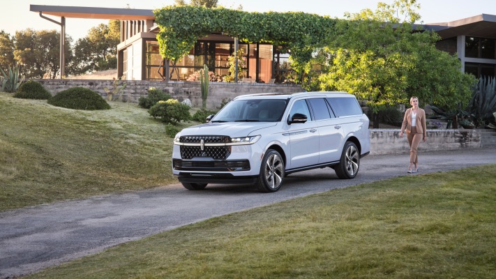 Lincoln Navigator L Black Label 2025. Desktop wallpaper