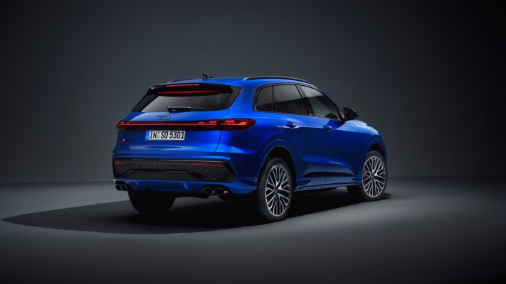 Audi SQ5 2025. Desktop wallpaper