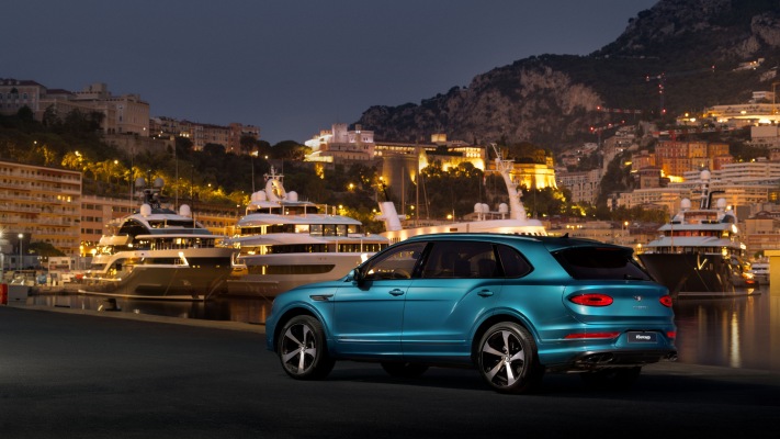 Bentley Bentayga EWB Azure Riviera Collection 2025. Desktop wallpaper