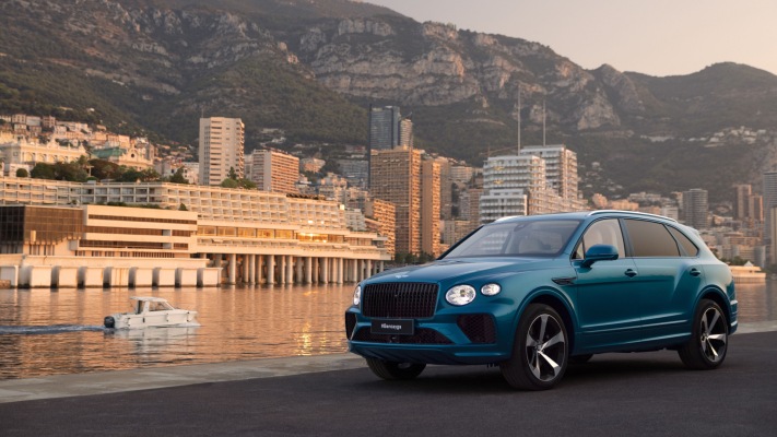 Bentley Bentayga EWB Azure Riviera Collection 2025. Desktop wallpaper