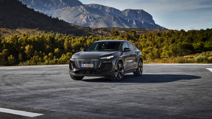 Audi Q6 Sportback e-tron 2025. Desktop wallpaper