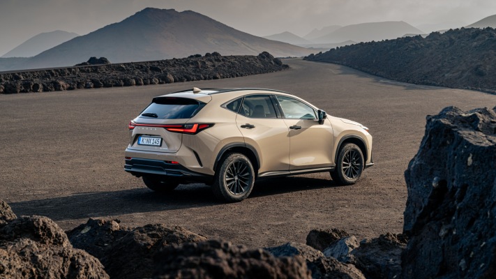 Lexus NX 350h Overtrail 2025. Desktop wallpaper