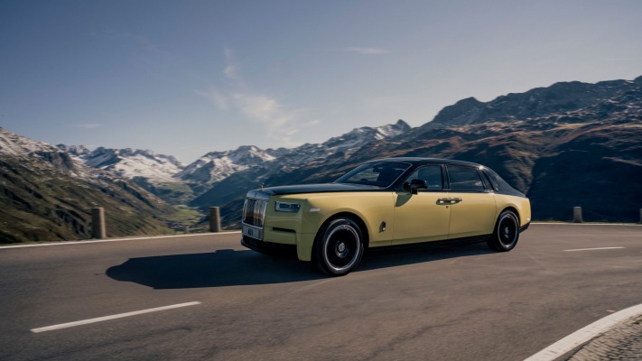 Rolls-Royce Phantom Goldfinger 2024. Desktop wallpaper