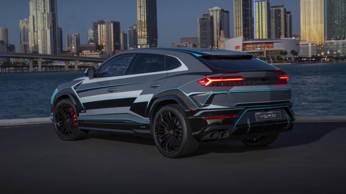 Lamborghini Urus SE Miami Art Basel 2024. Desktop wallpaper