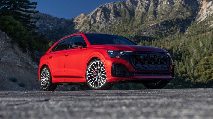 Audi SQ8 TFSI USA Version 2025. Desktop wallpaper