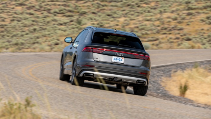 Audi Q8 TFSI USA Version 2025. Desktop wallpaper