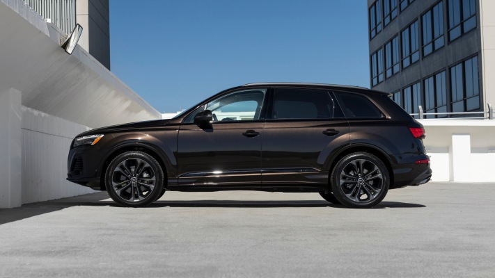 Audi Q7 USA Version 2025. Desktop wallpaper