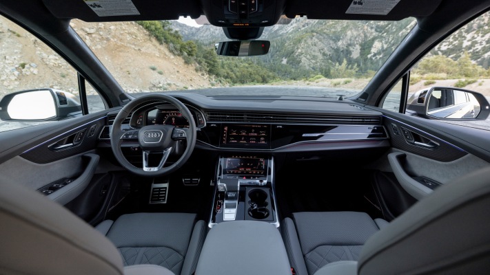 Audi SQ7 USA Version 2025. Desktop wallpaper