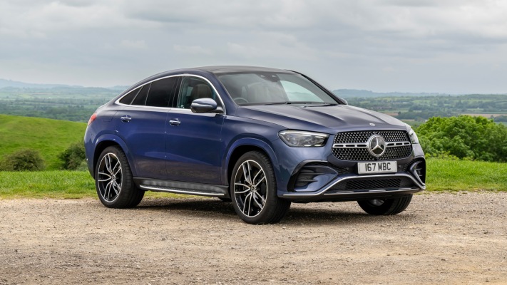 Mercedes-Benz GLE 450d 4MATIC Coupé AMG Line Premium Plus UK Version 2024. Desktop wallpaper