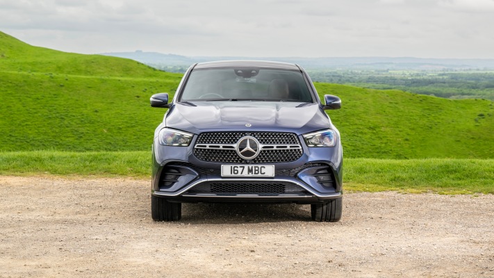 Mercedes-Benz GLE 450d 4MATIC Coupé AMG Line Premium Plus UK Version 2024. Desktop wallpaper