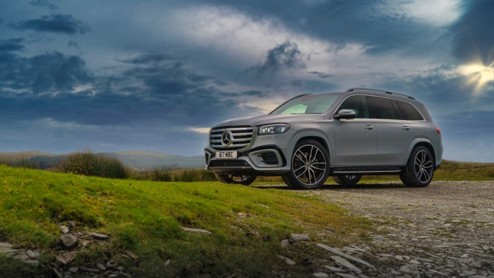 Mercedes-Benz GLS 450d Business Class UK Version 2025. Desktop wallpaper