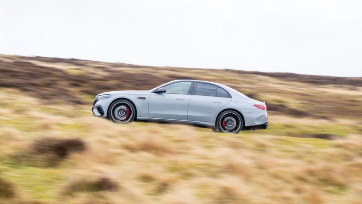 Mercedes-AMG E 53 Hybrid 4MATIC+ Night Edition Premium Plus UK Version 2025. Desktop wallpaper