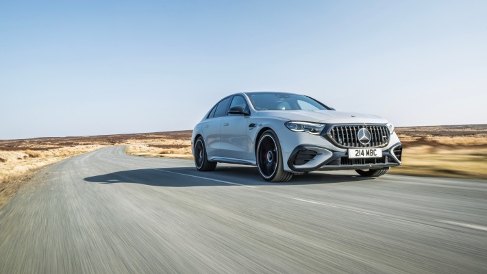 Mercedes-AMG E 53 Hybrid 4MATIC+ Night Edition Premium Plus UK Version 2025. Desktop wallpaper