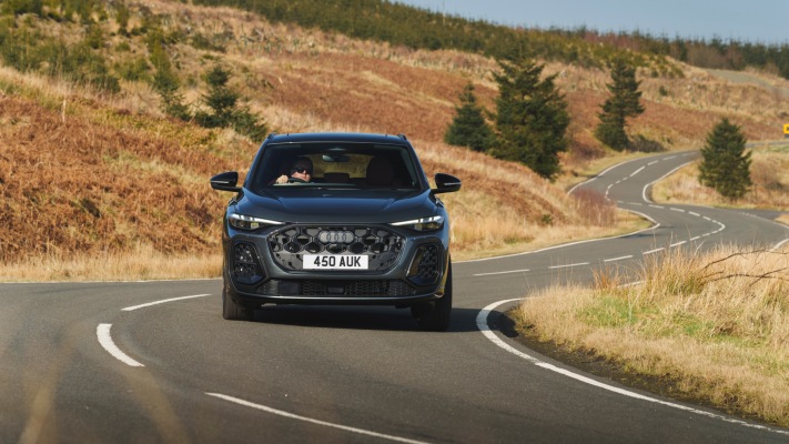 Audi SQ5 Launch Edition UK Version 2025. Desktop wallpaper