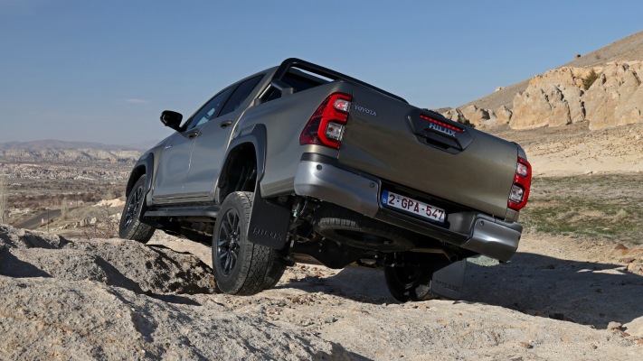 Toyota Hilux Hybrid 48V 2025. Desktop wallpaper