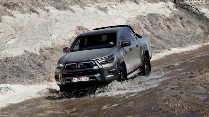 Toyota Hilux Hybrid 48V 2025. Desktop wallpaper