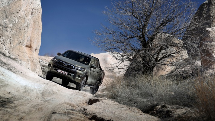 Toyota Hilux Hybrid 48V 2025. Desktop wallpaper