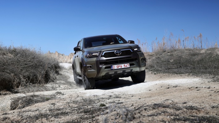 Toyota Hilux Hybrid 48V 2025. Desktop wallpaper