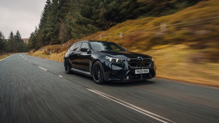 BMW M5 Touring UK Version 2025. Desktop wallpaper