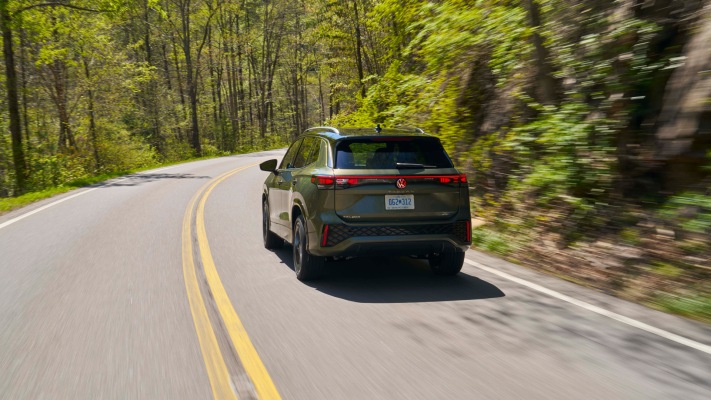 Volkswagen Tiguan SEL R-Line Turbo 2026. Desktop wallpaper