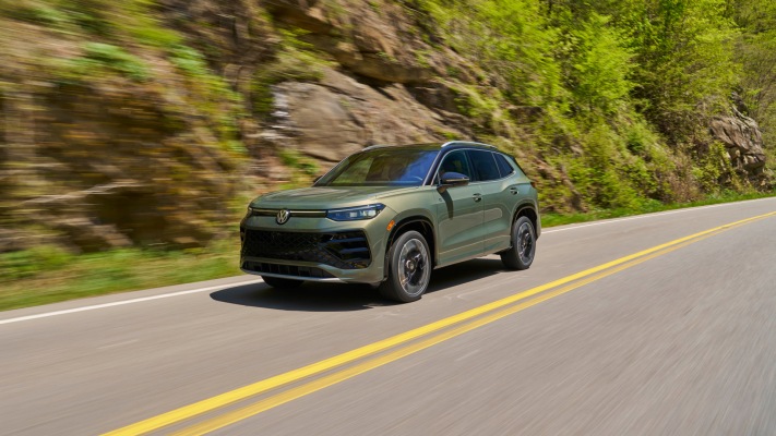 Volkswagen Tiguan SEL R-Line Turbo 2026. Desktop wallpaper