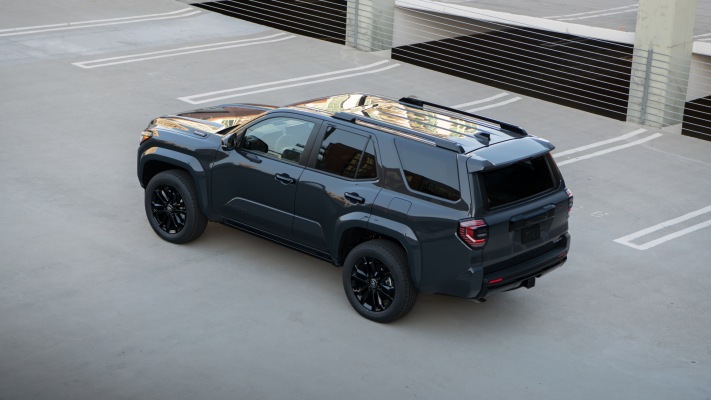 Toyota 4Runner Platinum 2025. Desktop wallpaper