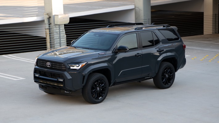 Toyota 4Runner Platinum 2025. Desktop wallpaper