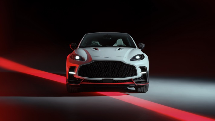 Aston Martin DBX S 2026. Desktop wallpaper