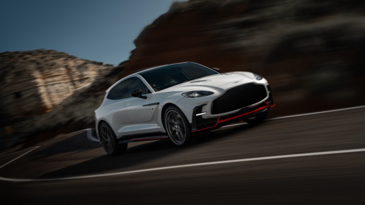 Aston Martin DBX S 2026. Desktop wallpaper