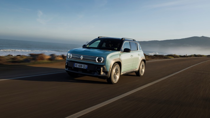 Renault 4 E-Tech Iconic 2026. Desktop wallpaper