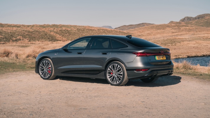 Audi A6 Sportback e-tron Performance UK Version 2025. Desktop wallpaper