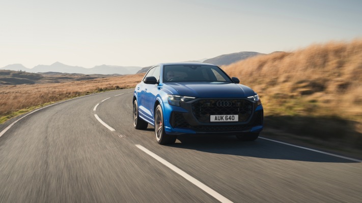 Audi RS Q8 Performance Carbon Black UK Version 2025. Desktop wallpaper