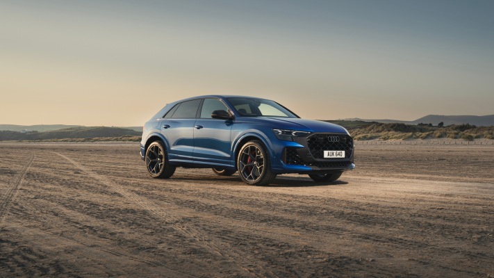 Audi RS Q8 Performance Carbon Black UK Version 2025. Desktop wallpaper