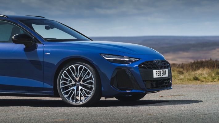 Audi A6 Avant Launch Edition UK Version 2026. Desktop wallpaper