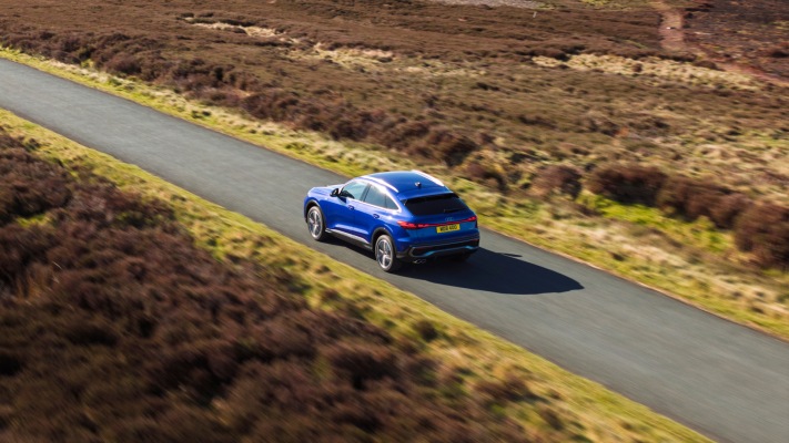 Audi Q5 Sportback Launch Edition UK Version 2025. Desktop wallpaper