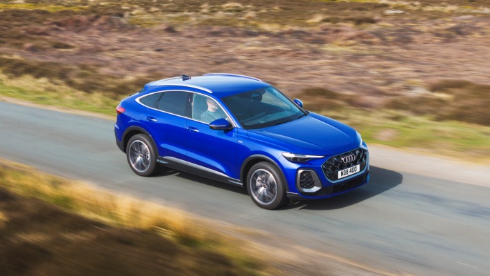Audi Q5 Sportback Launch Edition UK Version 2025. Desktop wallpaper