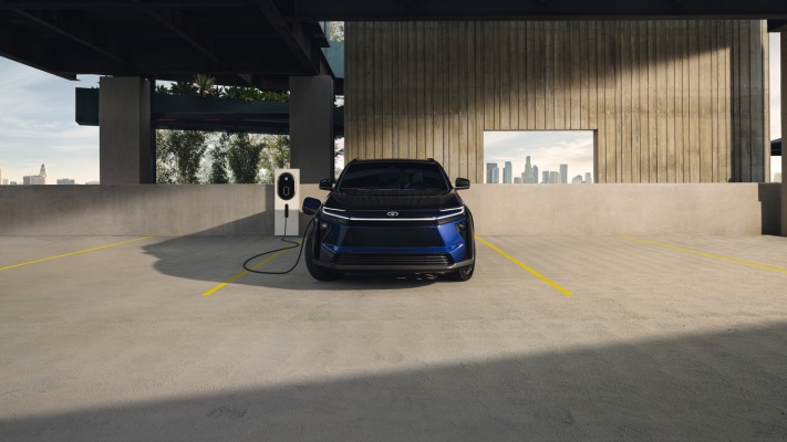 Toyota bZ BEV 2026. Desktop wallpaper