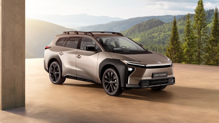 Toyota bZ4X Touring 2026. Desktop wallpaper