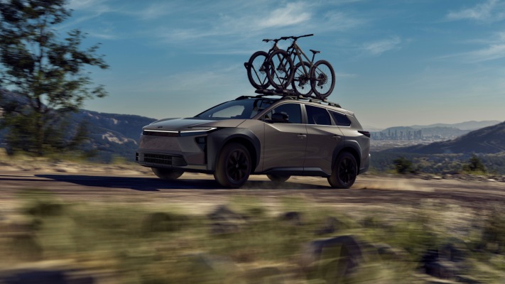 Toyota bZ Woodland 2026. Desktop wallpaper