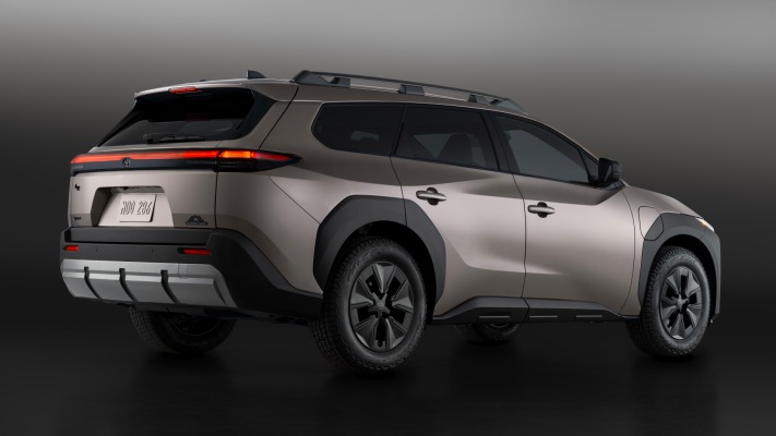 Toyota bZ Woodland 2026. Desktop wallpaper