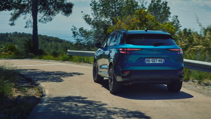 Renault Austral Esprit Alpine 2026. Desktop wallpaper
