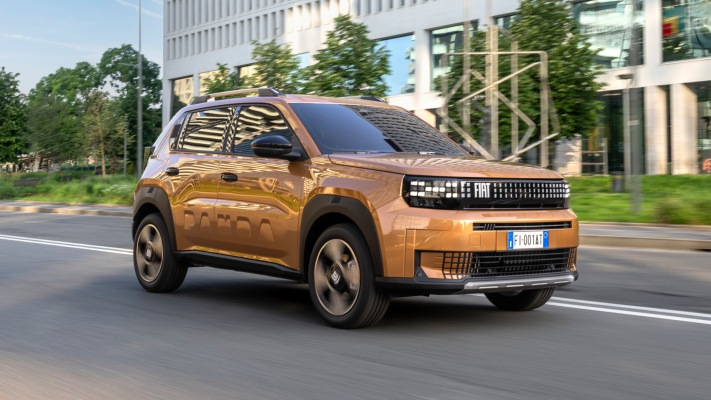 Fiat Grande Panda Hybrid La Prima 2025. Desktop wallpaper