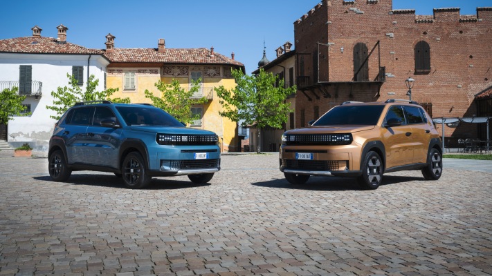 Fiat Grande Panda Hybrid Icon 2025. Desktop wallpaper