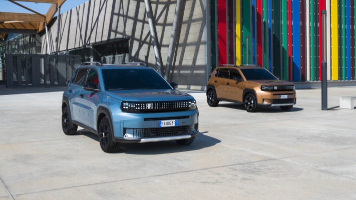 Fiat Grande Panda Hybrid Icon 2025. Desktop wallpaper